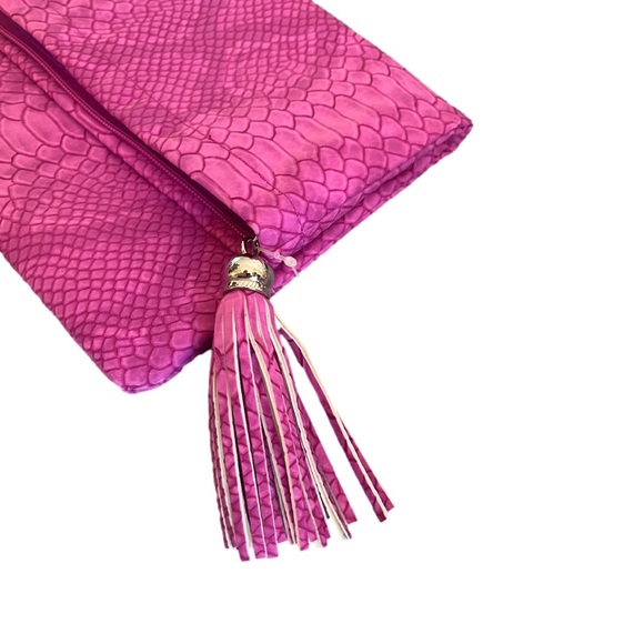 Bloomingdale’s Pink Faux Snakeskin Clutch, NWT - Picture 2 of 5